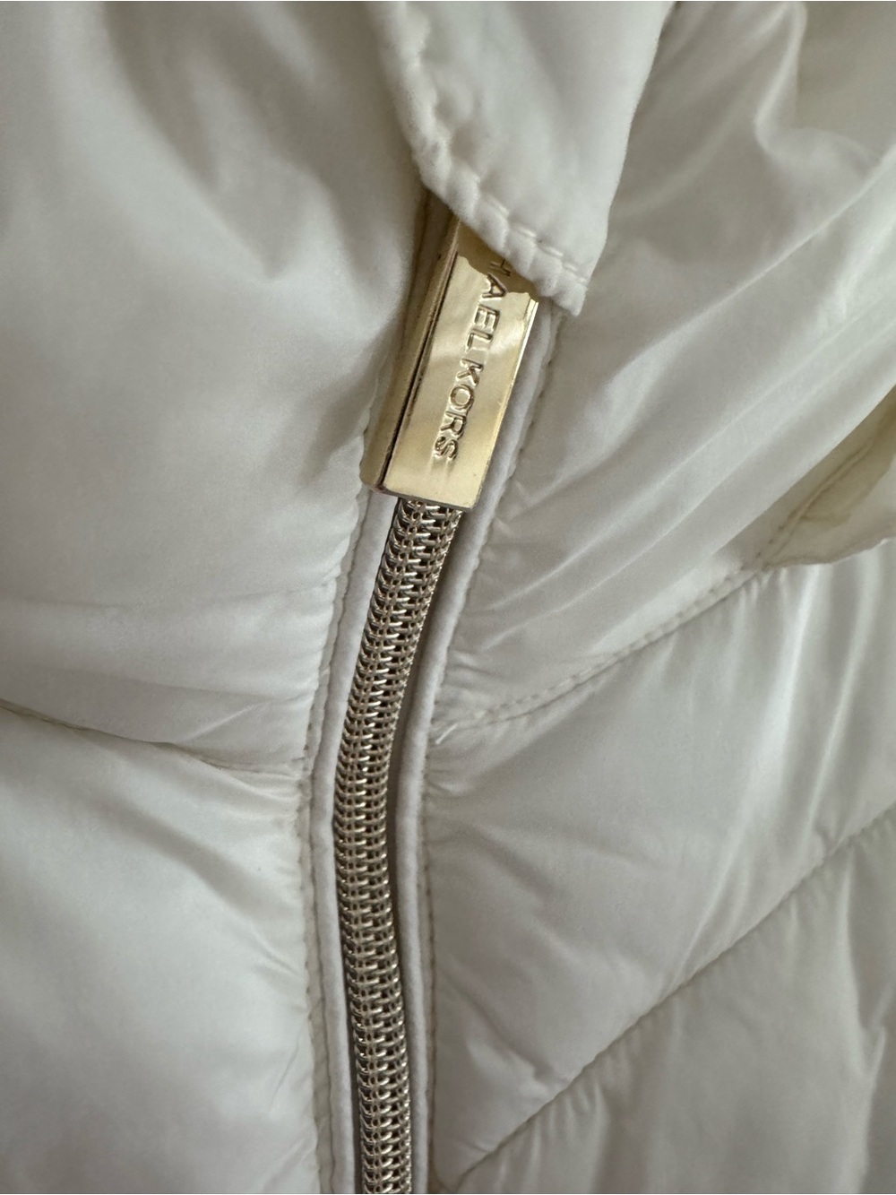 Michael Kors Packable Quilted Puffer Vest White Size XL Gold Hardware - Picture 6 of 17